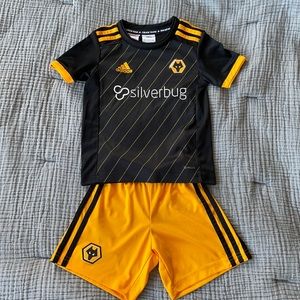 Wolverhampton Wanderers kit (away)- 4T-5T